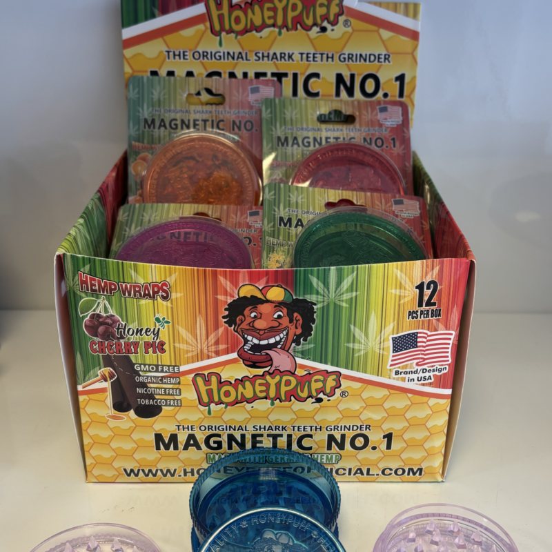 HoneyPuff original shark teeth grinder